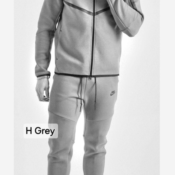 Nike Gray V Sweatsuit Top and Bottom - Picture 1 of 6